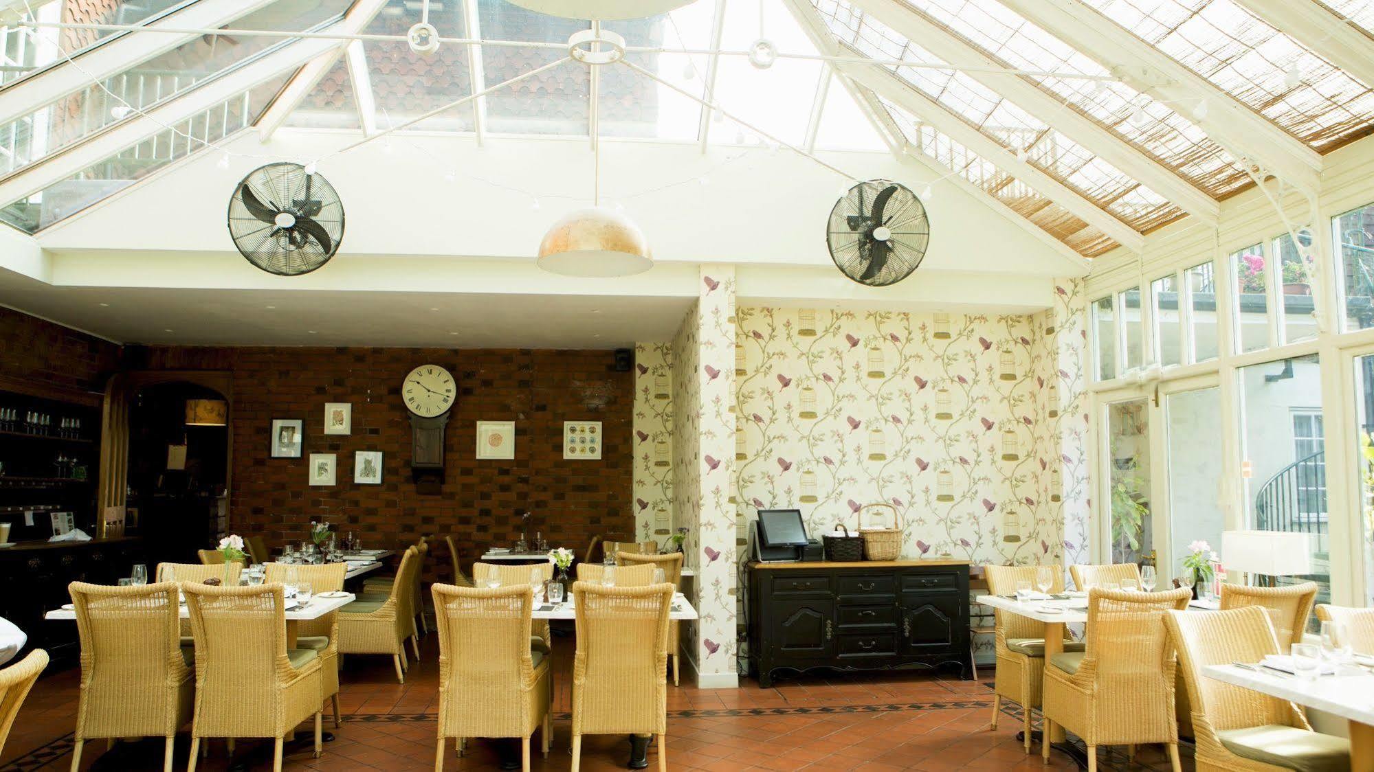 The Farmhouse At Redcoats Stevenage Exterior photo