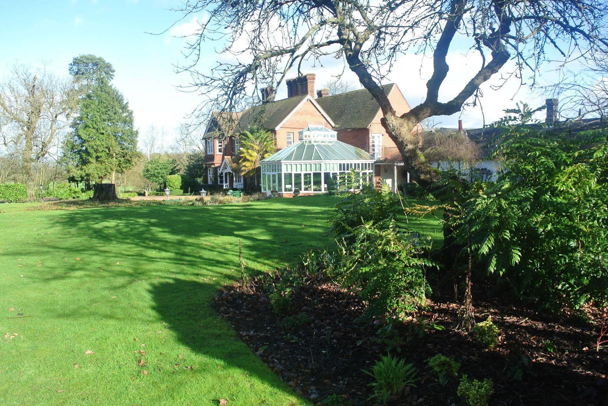 The Farmhouse At Redcoats Stevenage Exterior photo
